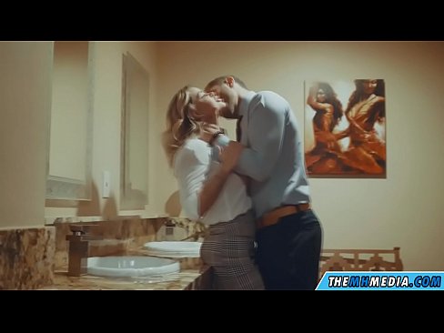 ❤️ Kiam belplena blondulo delogas vin en publika necesejo ️❌ Malmola porno ĉe ni % eo.pornma-com.ru% ❌❤